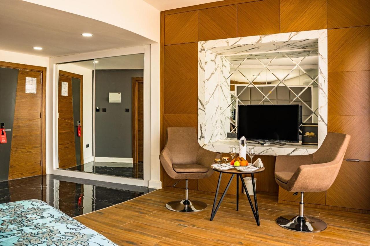 Novel Centre Point Hotel Famagusta  Eksteriør billede