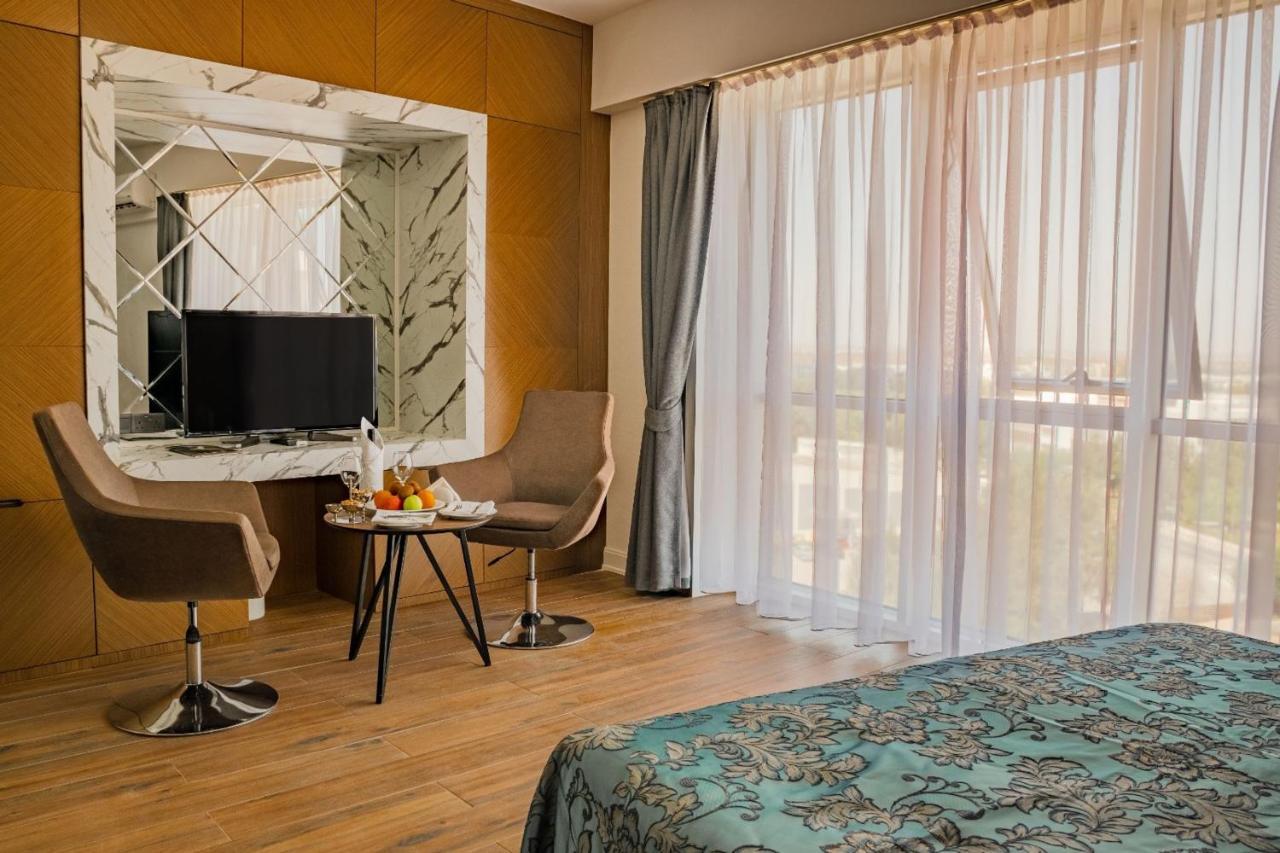 Novel Centre Point Hotel Famagusta  Eksteriør billede